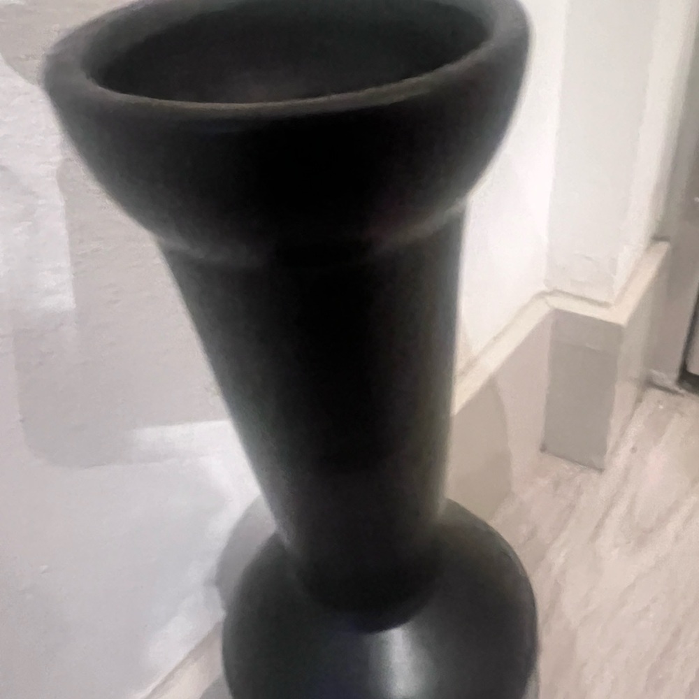 Helwig Ceramic Table Vase
Home Decor - Picture 6 of 7